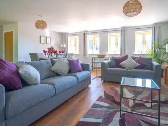 Just in! 3 BR May Lane
