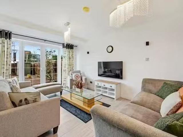 Deal! 3 BR Parklands Road