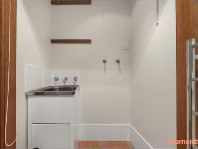 Charming 3 BR Unit 4/16 Damala Street, Waramanga Townhouse for.