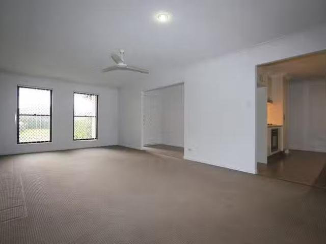 Deal! 3 Brighton Street, Raceview, QLD 4305