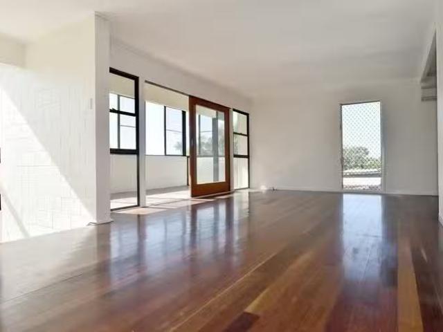 Unique 3 Glen Eden Drive, Glen Eden, QLD 4680