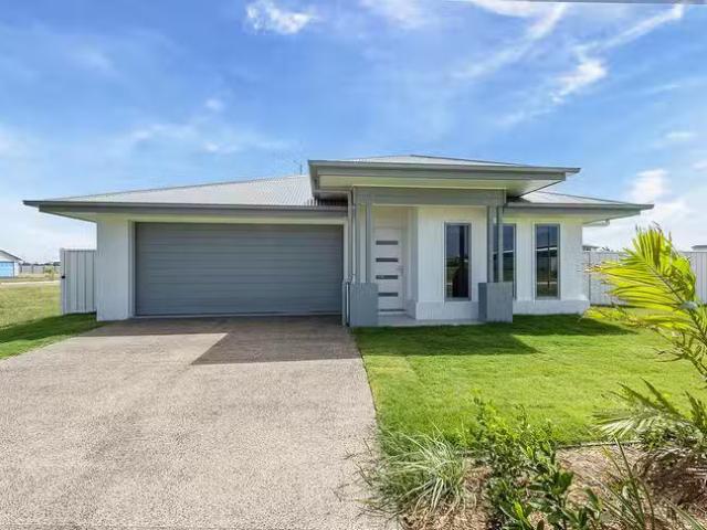 For Rent! 3 Oyster Place, Elliott Heads, QLD 4670