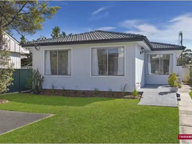 Just in! 3 Lone Pine Avenue, Umina Beach House for rent Liste.