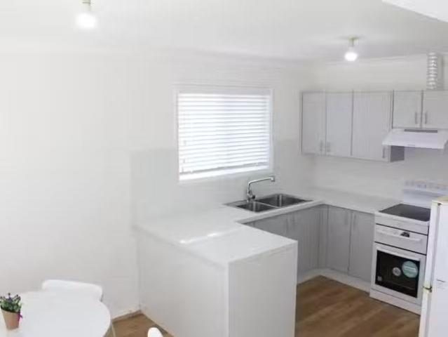 For Rent! 3 Lake Road, Tuggerah, NSW 2259