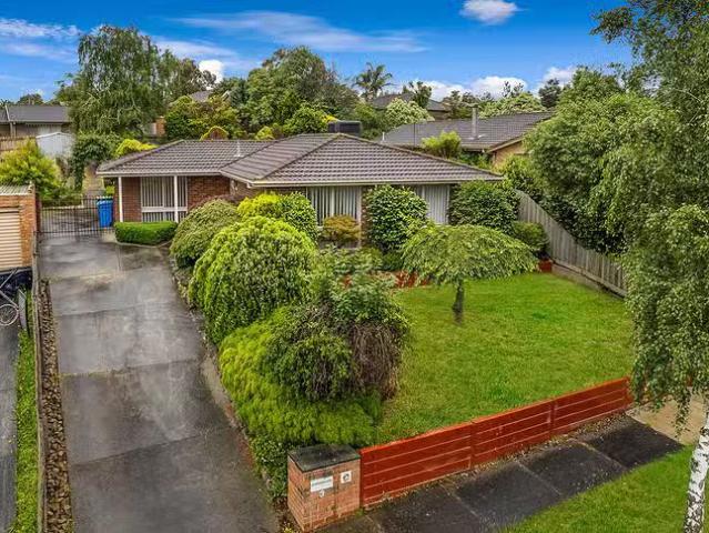Deal! 3 Manna Gum Court, Narre Warren, VIC 3805