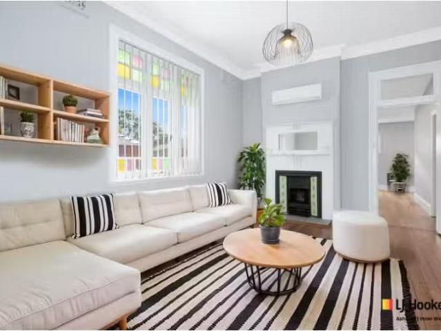 Deal! 3 Mill Street, HURLSTONE PARK House for rent Listed by.