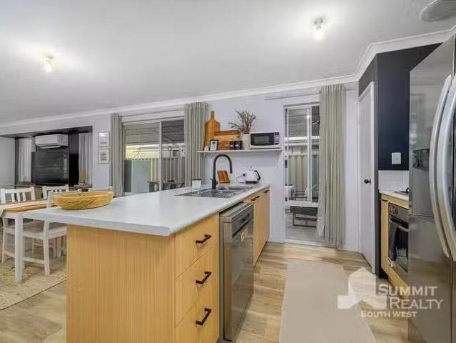 Deal! 3 Pyrite Way, Dalyellup, WA 6230