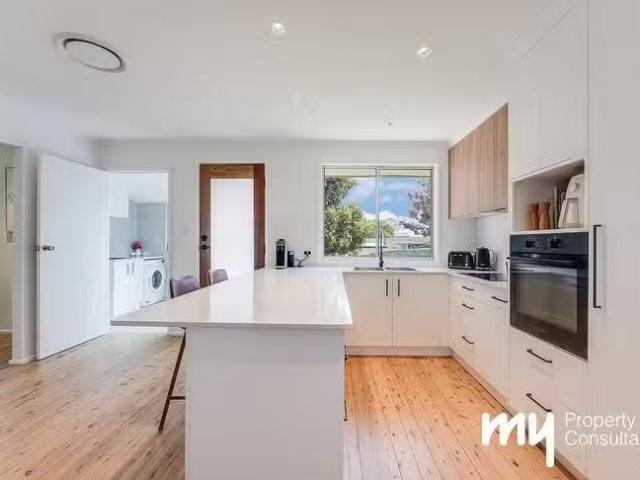Cozy 3 Wentworth Drive, Camden South, NSW 2570