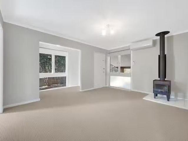 Just in! 3 Yester Road, Wentworth Falls, NSW 2782