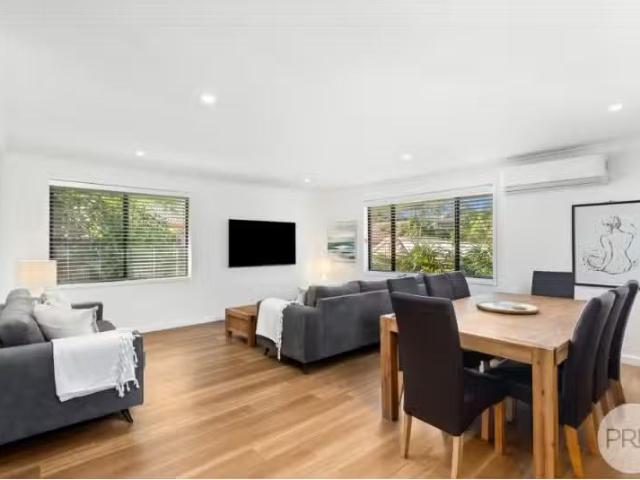 Cheap 3a The Breakwater, CORLETTE House for rent Listed by Ph.