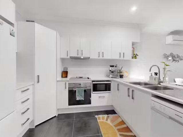 Deal! 44/36 Bunya Road, EVERTON HILLS, QLD 4053 Townhouse fo.