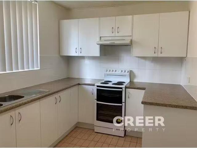 Nice 4/45 Smith Street, Charlestown Apartment for rent Listed.