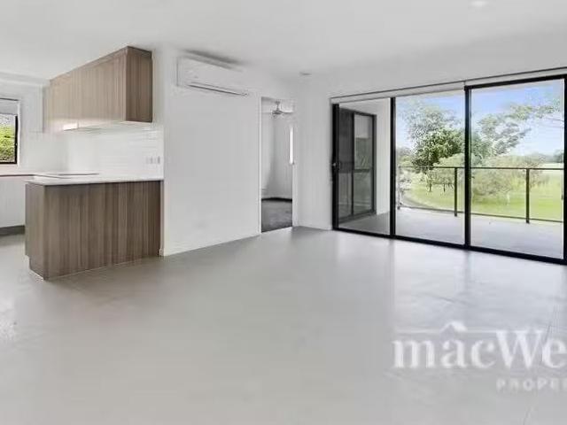 Unique 4/49 Northcliffe Street, Murarrie QLD 4172