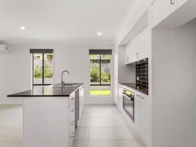 New 44 Cypress Circuit, Fernvale, QLD 4306