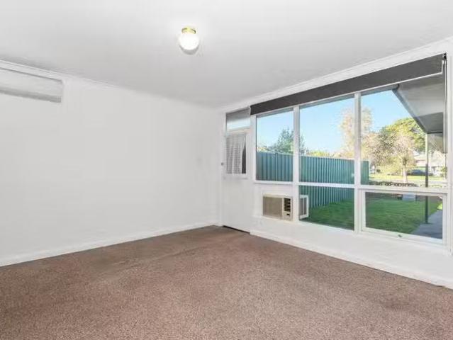 Cozy 4/4 Helenslea Avenue, Brooklyn Park, SA 5032