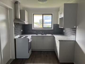 Cozy 4/4 Woodstock, TAMWORTH Apartment for rent Listed by Emi.