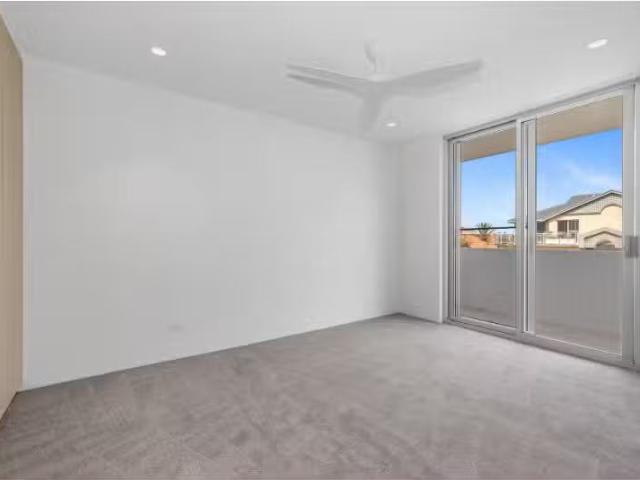 Cozy 4/54 Brighton Boulevard, NORTH BONDI Apartment for rent.