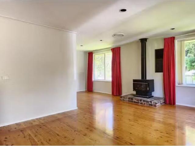 Cheap 45 Highfield Road, Lindfield House for rent Listed by L.