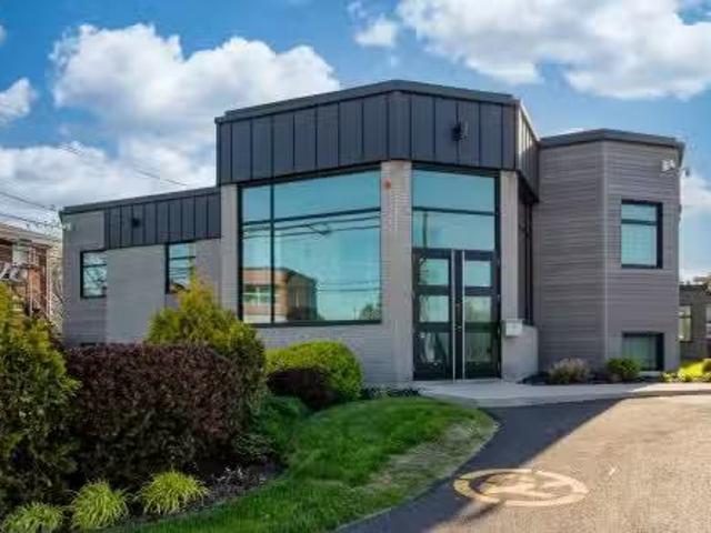 Nice 460 Rue Jacques Cartier S. Saint Jean Sur Richelieu, QC.