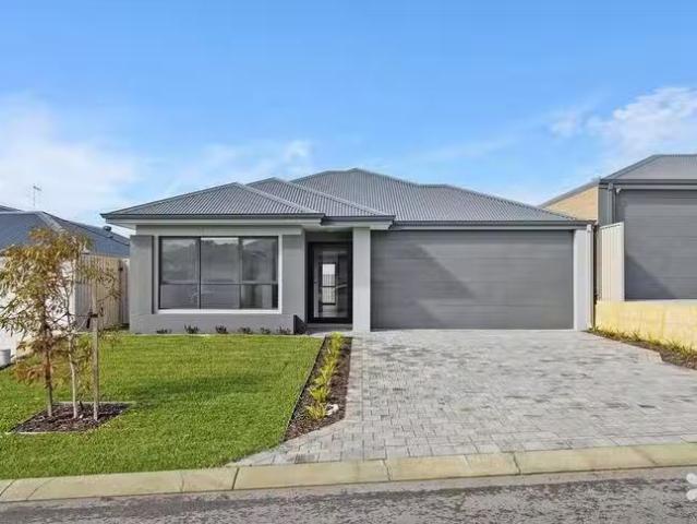 Just in! 46 Torrenova Way, Sinagra, WA 6065