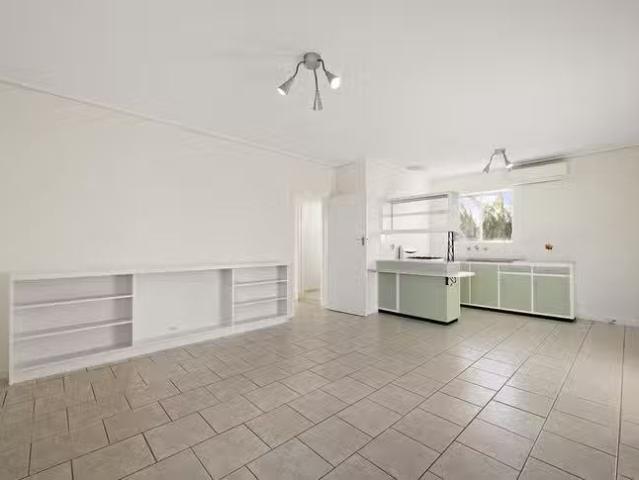 Nice 4/72 Henley Beach Road, Henley Beach, SA 5022