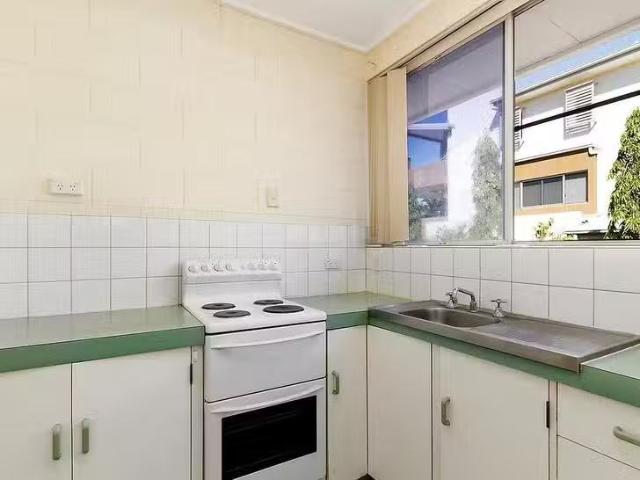 New 4/76 Cook Street, North Ward, QLD 4810