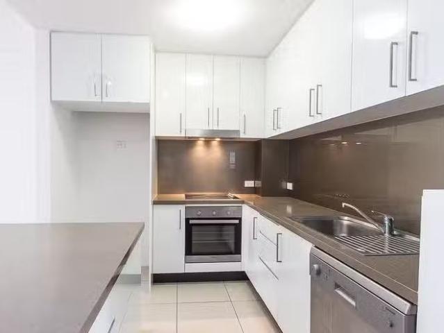 Charming 48/2 The Gardenway, Robina, QLD 4226