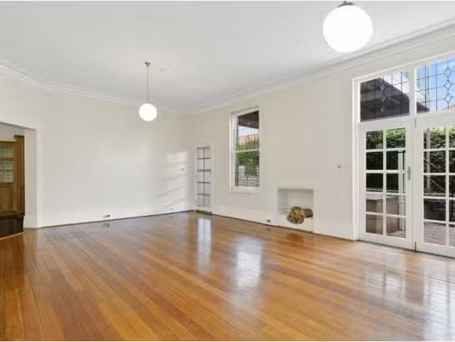 Unique 4/82 Hampden Road, Battery Point Apartment for rent Li.