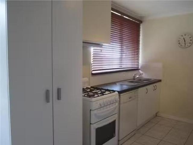 Cheap 4/863 Canning Highway, Applecross, WA 6153
