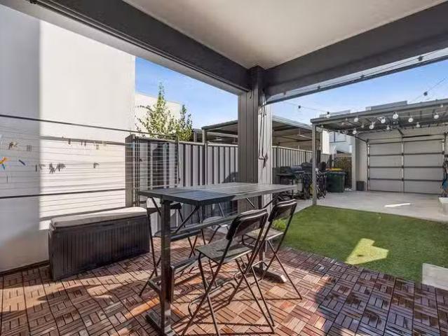 Cozy 48 Norman Road, West Lakes, SA 5021
