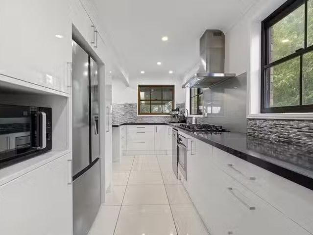 For Rent! 48 Willaroo Avenue, Woronora Heights, NSW 2233