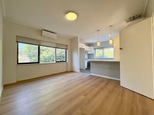 Unique 4/8 10 Leicester Street, Heidelberg Heights VIC 3081