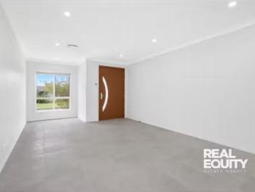 Deal! 48A Bungarra Crescent, Chipping Norton Townhouse for ren.