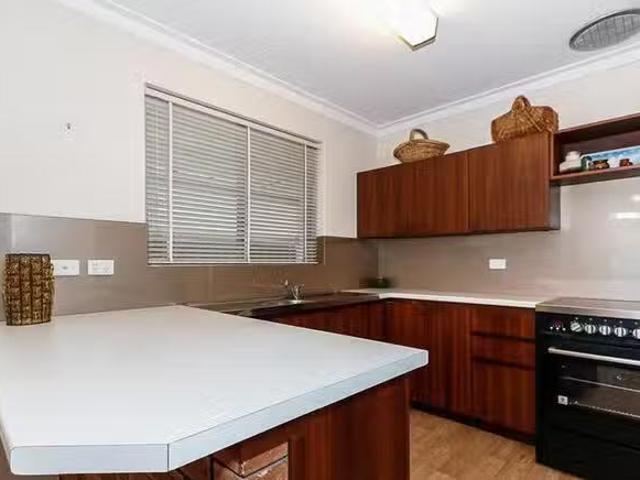 Deal! 48B Hassell Crescent, Bull Creek, WA 6149