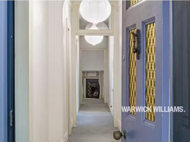 Deal! 49 Ernest Street, Crows Nest House for rent Listed by T.