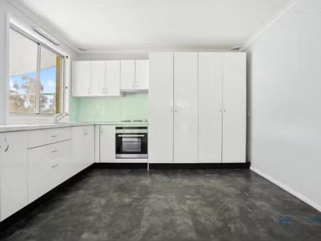 For Rent! 49 Remembrance Driveway, Tahmoor House for rent Lis.