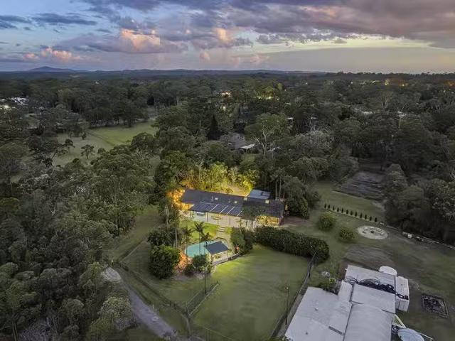 Charming 40 Oakridge Street, Burbank, QLD 4156