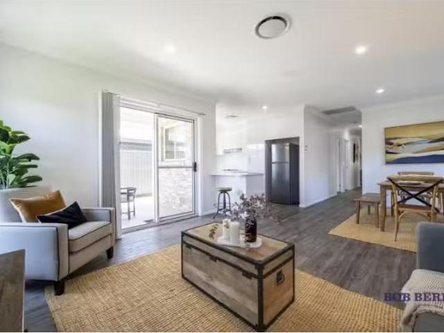 New 40 Azure Avenue, Dubbo House for rent Listed by Macy Ever.