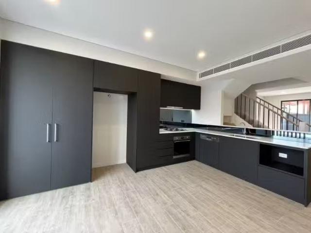Cozy 40 Alliot Mews, Edmondson Park House for rent Listed by.