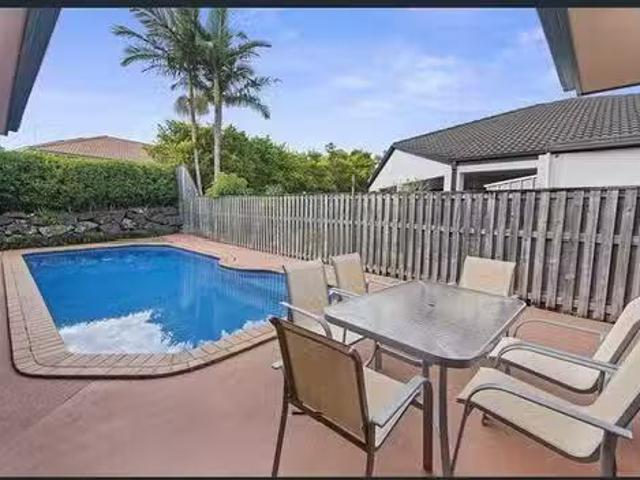 Cozy 40 Brittany Drive, Oxenford, QLD 4210