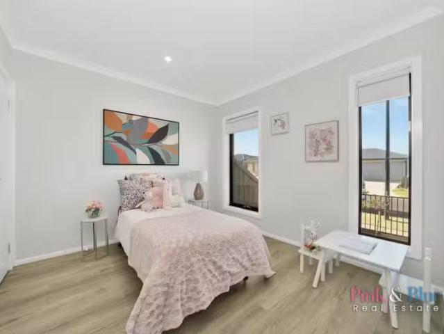Deal! 40 Sedate Drive, Rockbank VIC 3335
