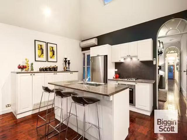 New 40 Wellington St, Richmond House for rent Listed by Ysabe.
