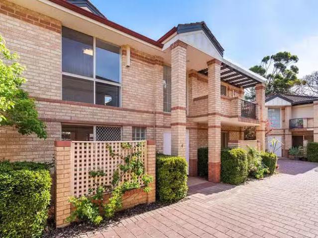 Unique 4/11 Macleod Road, Applecross, WA 6153