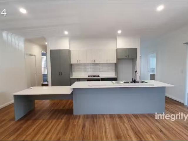 Cheap 4/12 Federation Place, North Nowra Apartment for rent L.