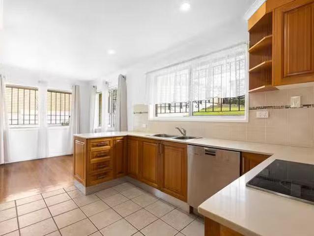 Charming 423 Tarragindi Road, Moorooka, QLD 4105