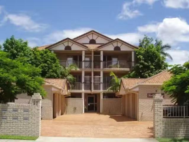 Just in! 4/20 Buxton Street, Ascot QLD 4007