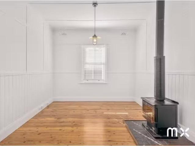 Nice 422 Lawrence Hargrave Drive, Thirroul House for rent Lis.