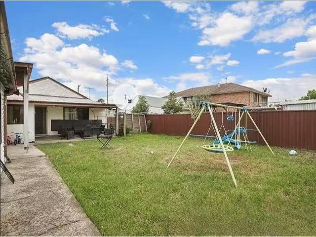 Deal! 42 Mountford Ave, GUILDFORD House for rent Listed by Ch.