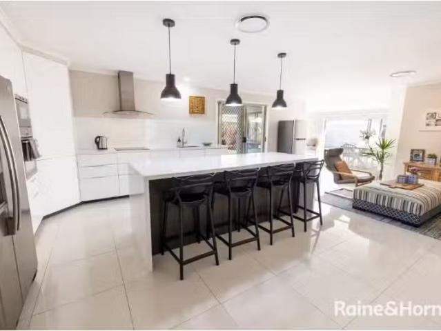 Rental! 42 Buckingham Drive, POTTSVILLE House for rent Listed.