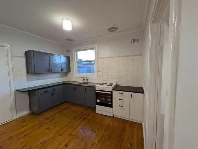 Deal! 42 Stakes Crescent, Elizabeth Downs, SA 5113